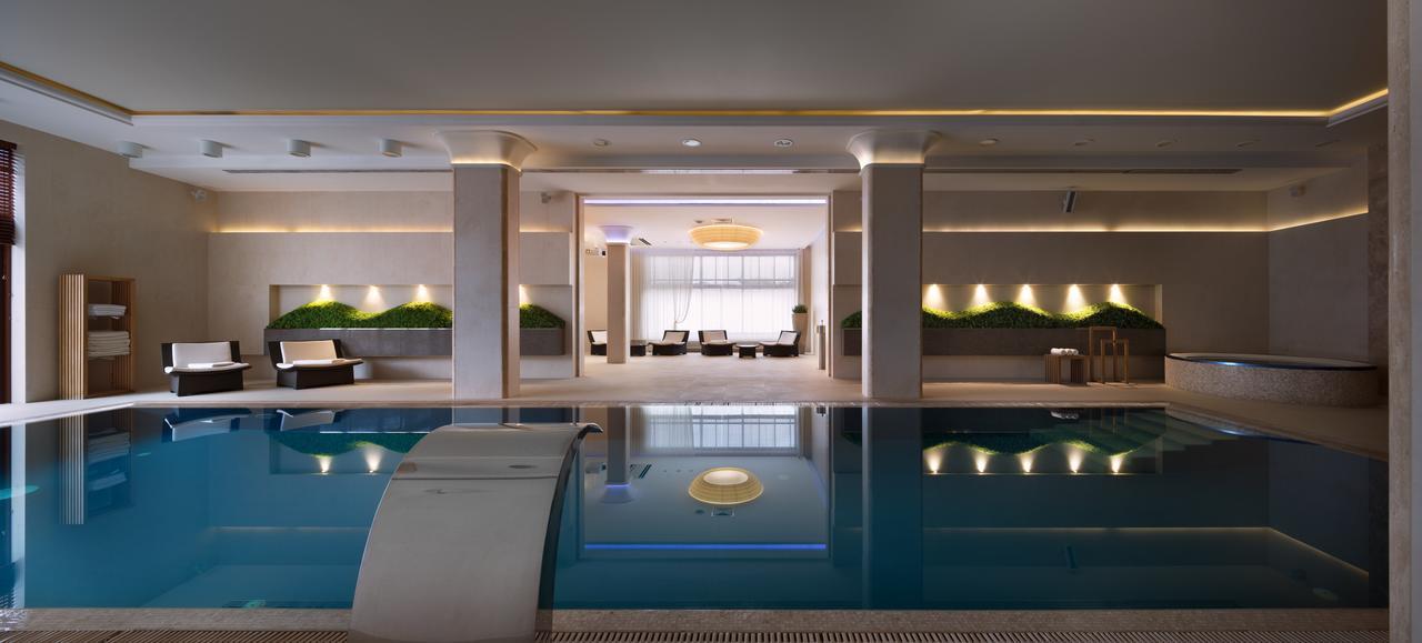 Superior Golf And Spa Resort ハルキウ エクステリア 写真