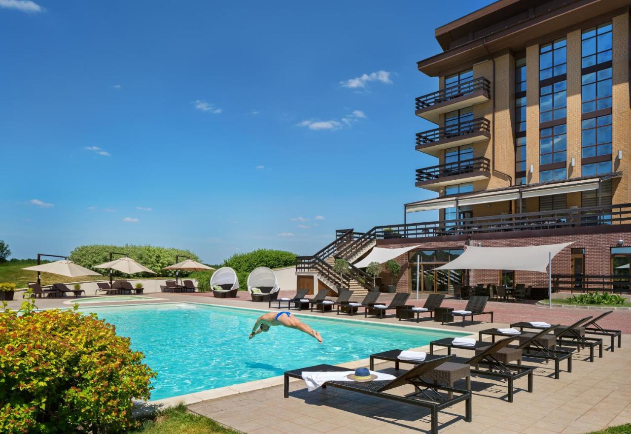 Superior Golf And Spa Resort ハルキウ エクステリア 写真