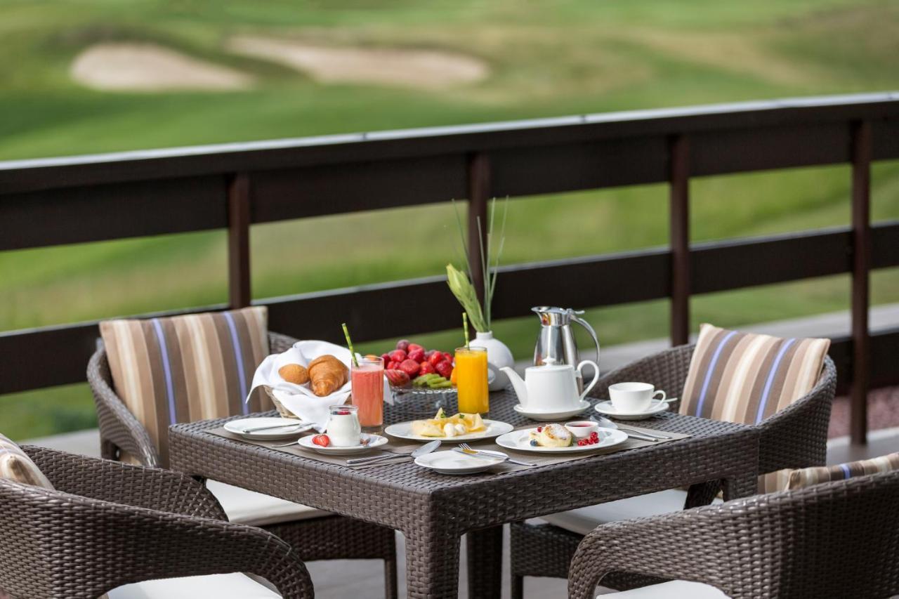 Superior Golf And Spa Resort ハルキウ エクステリア 写真