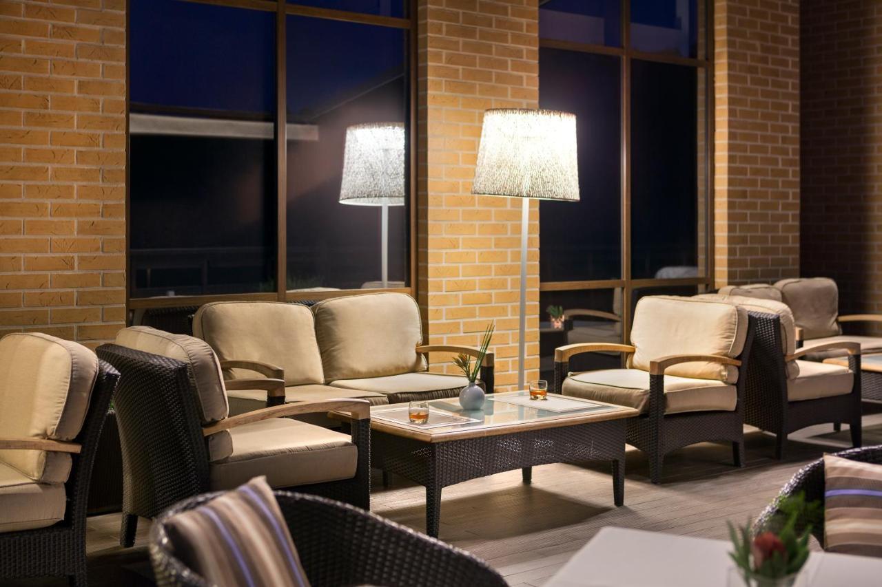 Superior Golf And Spa Resort ハルキウ エクステリア 写真