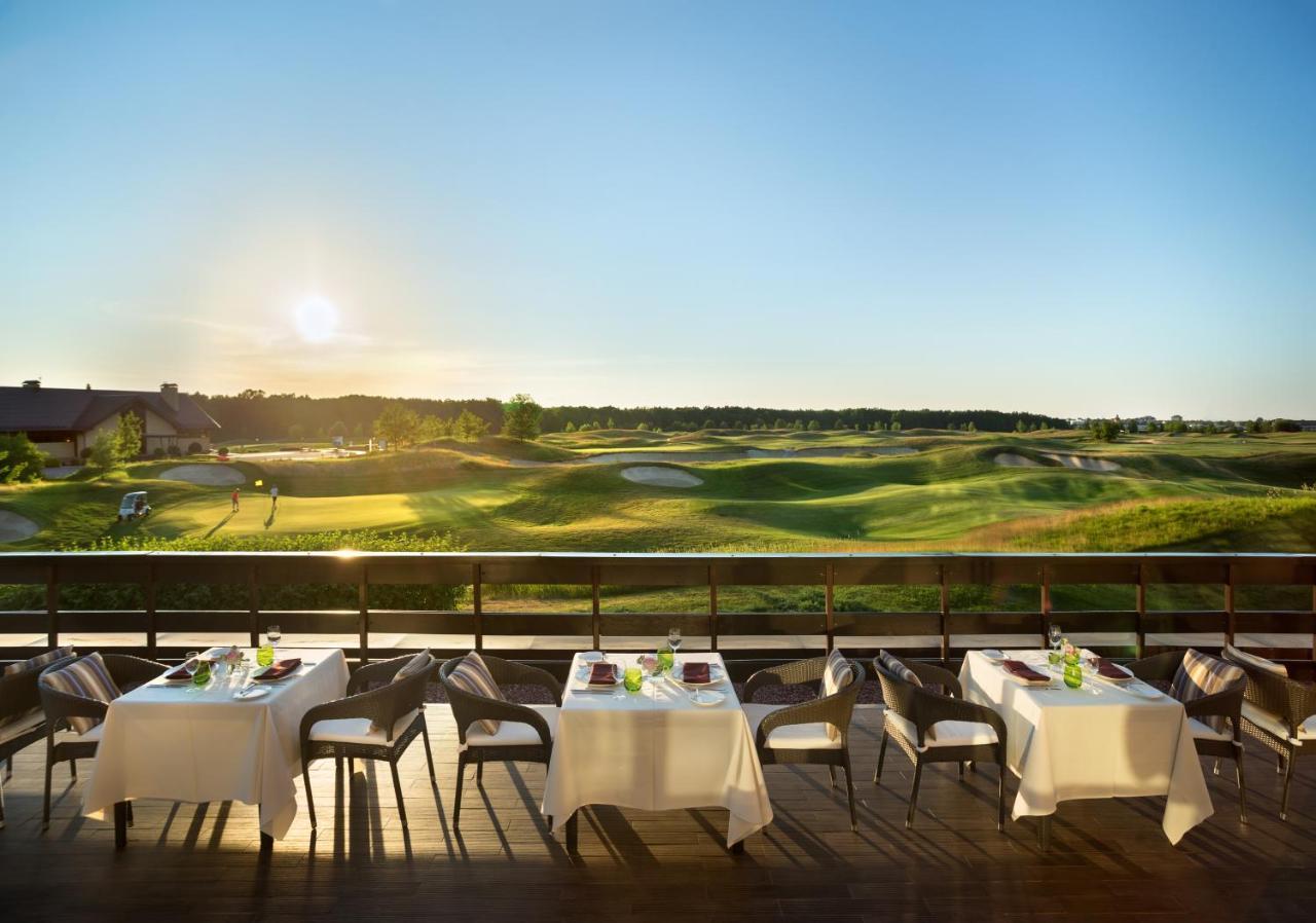Superior Golf And Spa Resort ハルキウ エクステリア 写真