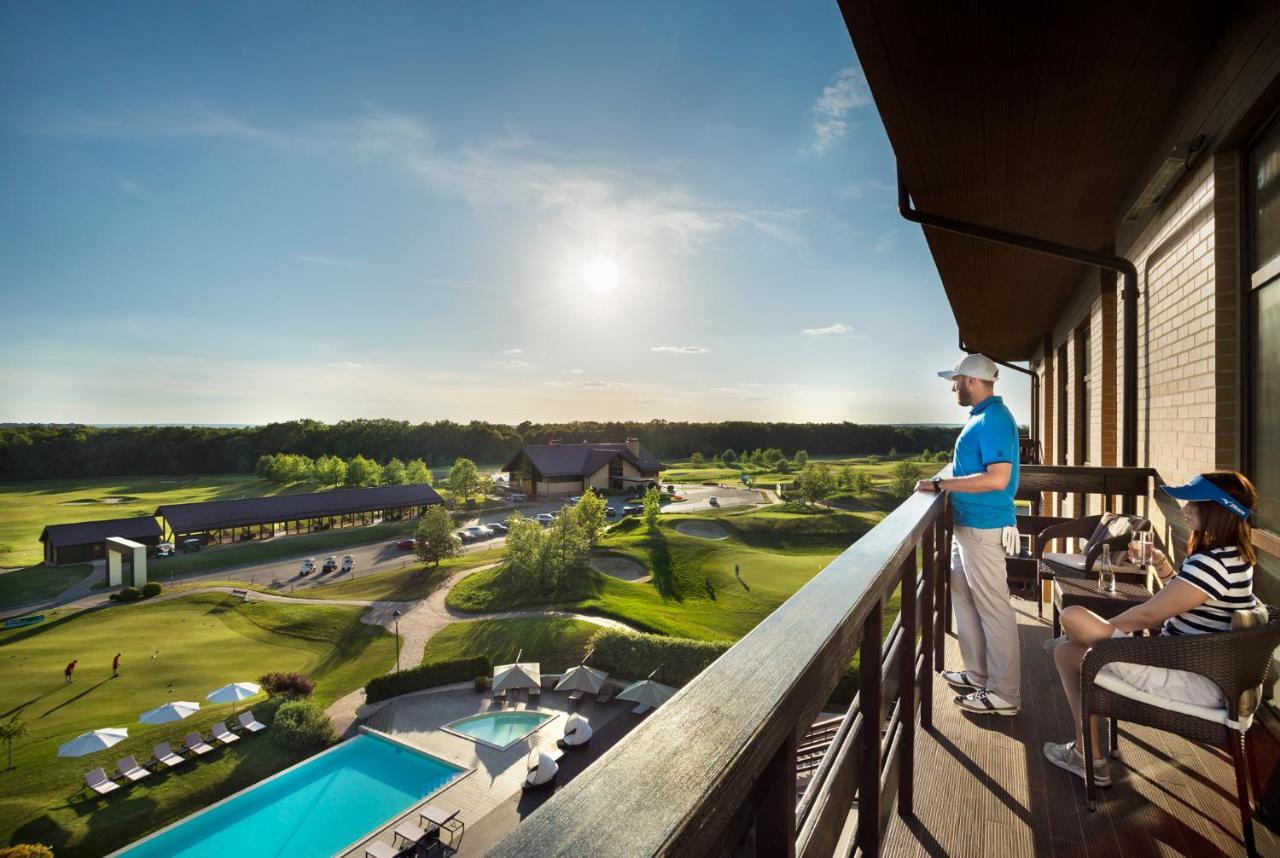 Superior Golf And Spa Resort ハルキウ エクステリア 写真